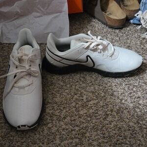 Nike White and Black Sneakers